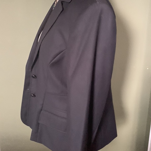 BNWOT ANNE KLEIN Black Blazer, two front pockets, with stitching details. - Picture 4 of 12